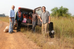 Tournage chez les Punus par Luc-Henri FAGE