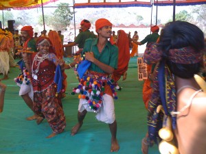 India 037 Danses de populations tribales à l’Académie.